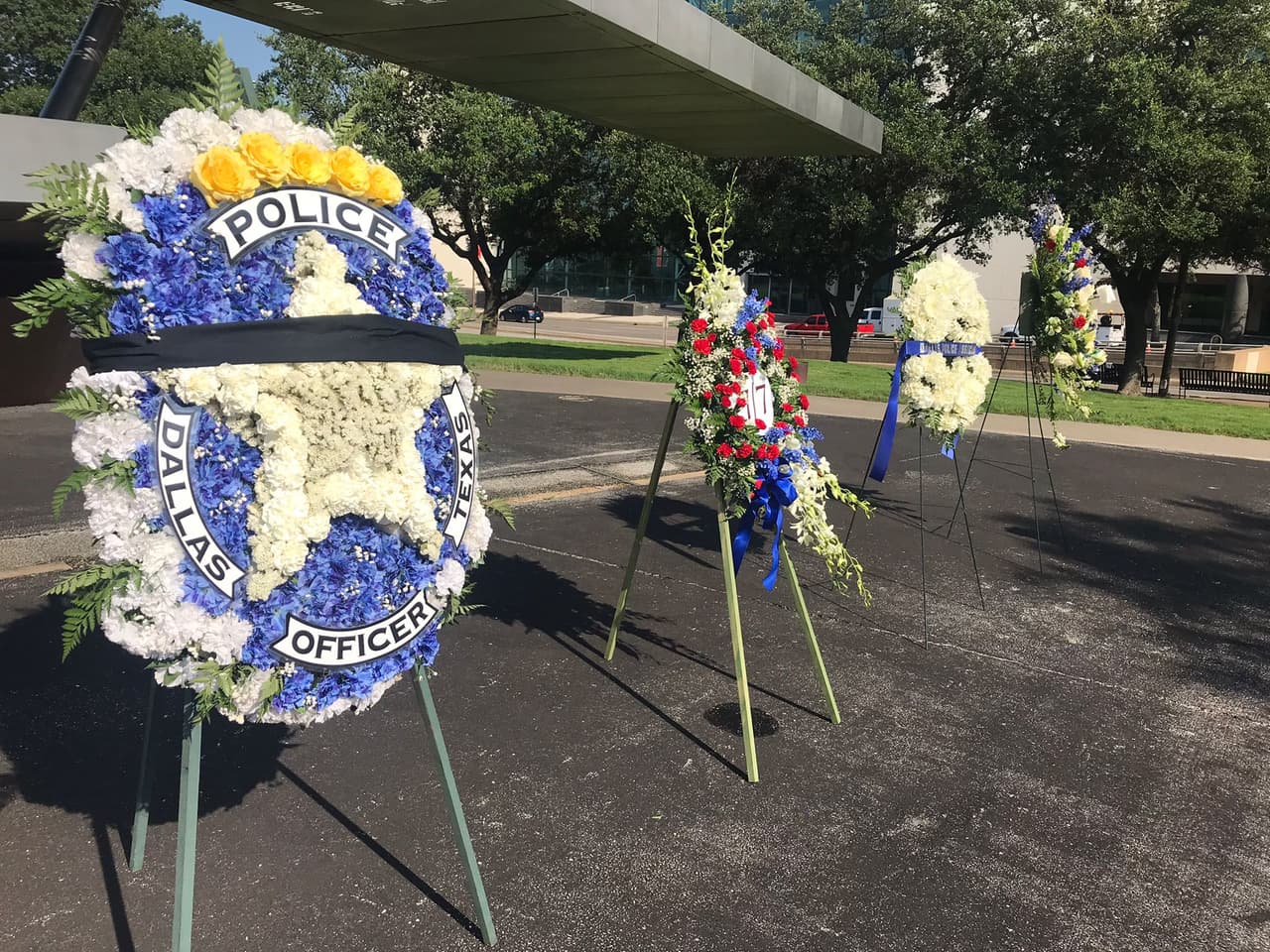 El norte de Texas hizo una pausa para para recordar a los cinco policías que fueron asesinados en el centro de Dallas, hace 5 años.
<br>
<br>