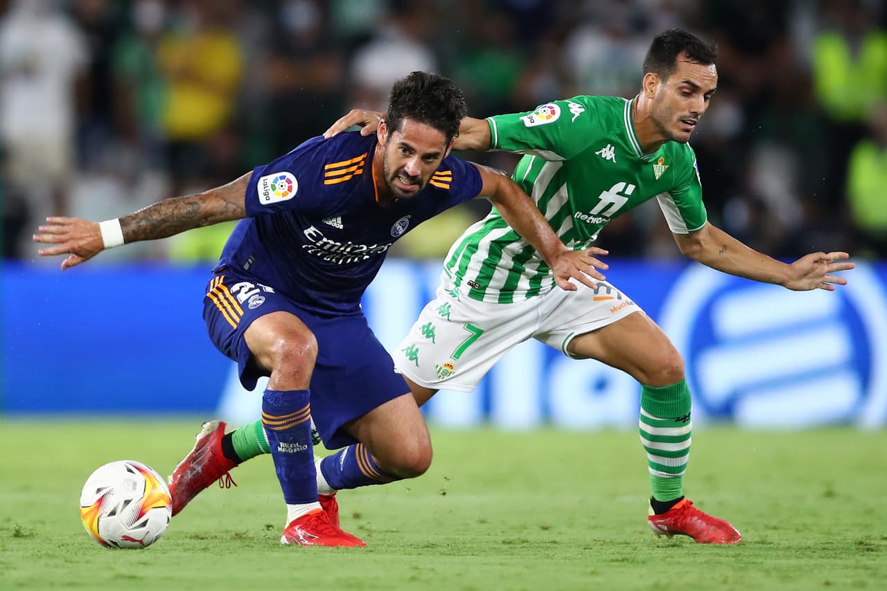 Real Madrid sacó los tres puntos en su visita al Betis en un encuentro con emociones hasta el último minuto.