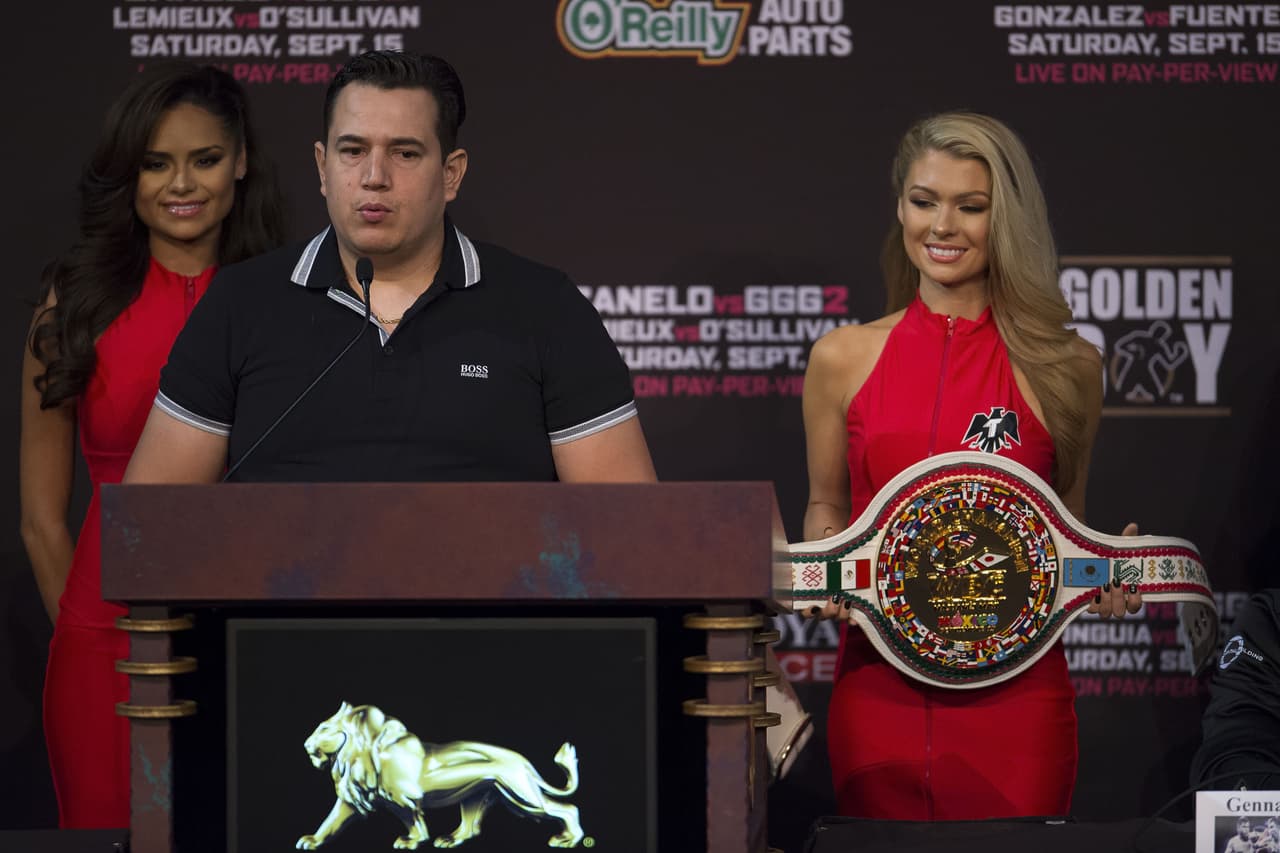 El entrenador de Álvarez, Eddy Reynoso, no se puso en el ojo del huracán con sus delcaraciones, su trabajo todo este tiempo fue 'discreto', y a la hora de hablar, no se salió de ese tenor.