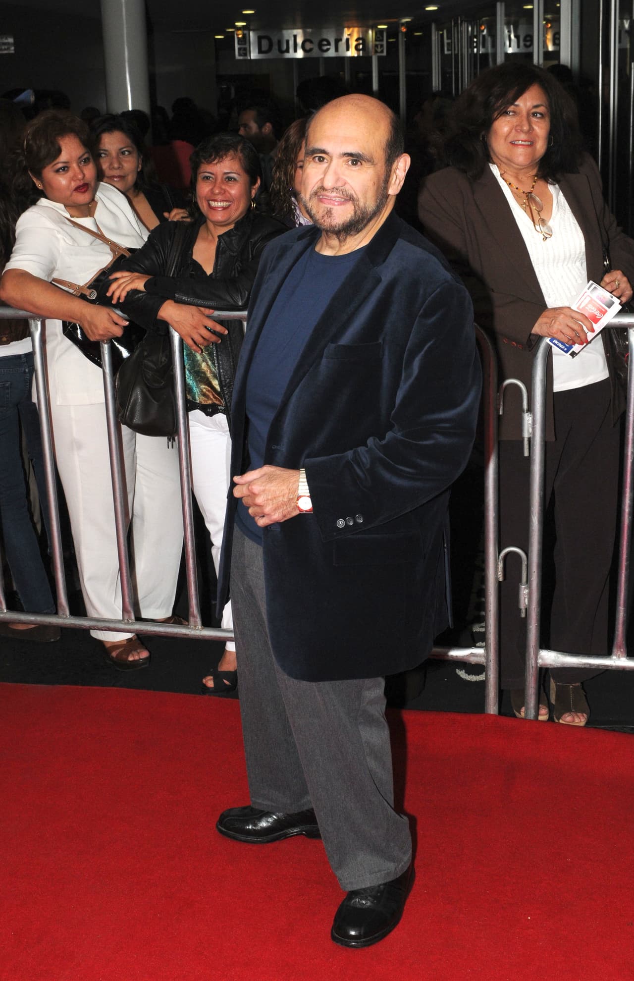 Actualmente forma parte del Consejo Directivo de la ANDI (Asociación Nacional de Intérpretes).