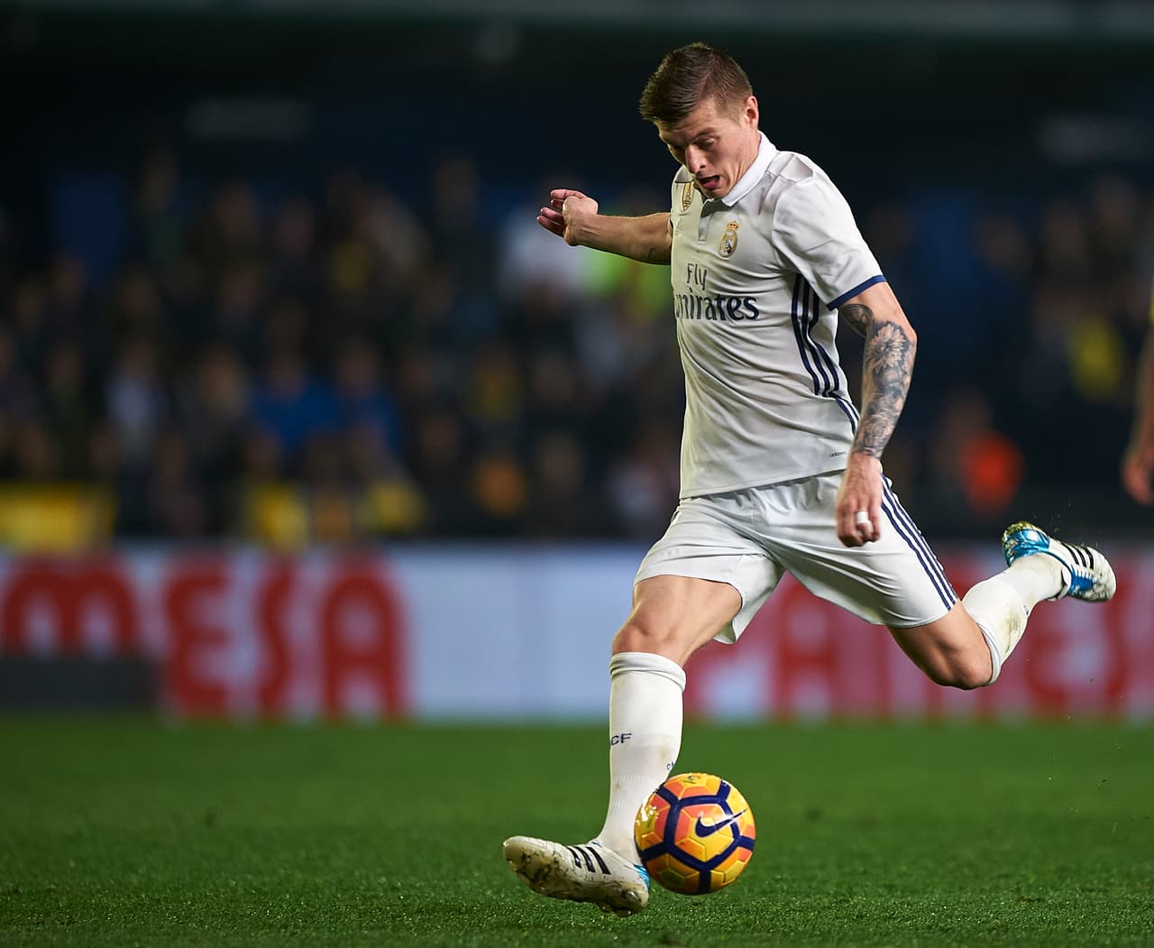 Actualmente la plantilla del Real Madrid cuenta con grandes jugadores que han sido comprados como Toni Kroos, Luka Modric y James Rodríguez.