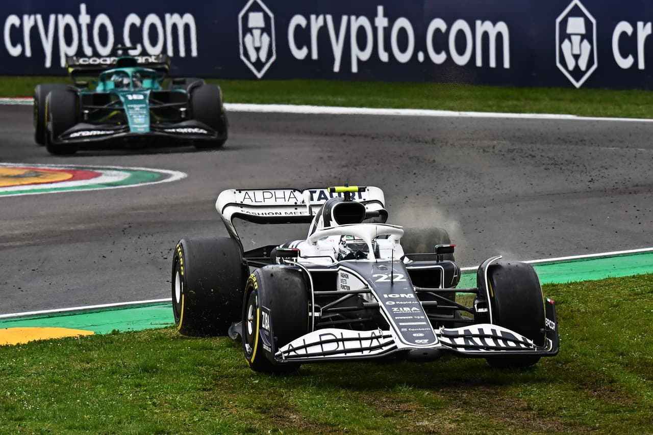 Gran carrera de Red Bull para su primer 1-2 desde el 2016 con Max Verstappen ganador en el GP de Imola y el mexicano Sergio 'Checo' Pérez como segundo lugar en el podio en Italia.