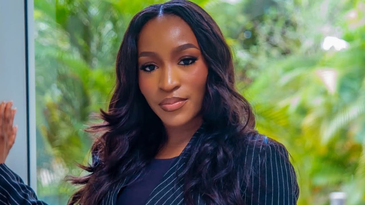 Muere conocida periodista en intento de robo: saltó del tercer piso para salvar su vida