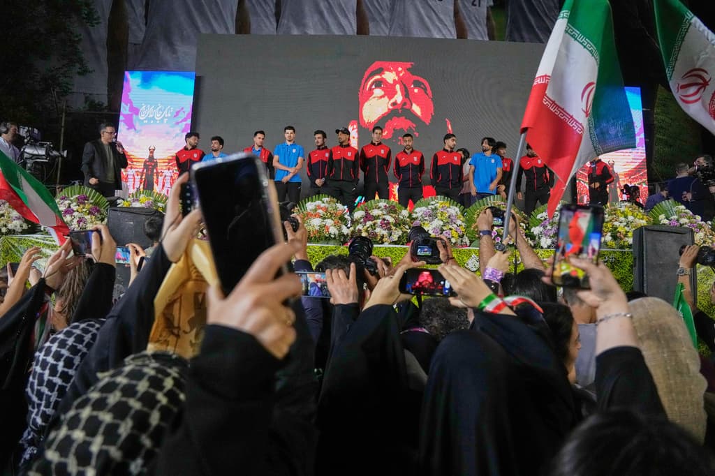 Fútbol en medio de la guerra: Irán despide entre multitudes a su selección rumbo al Mundial en EEUU