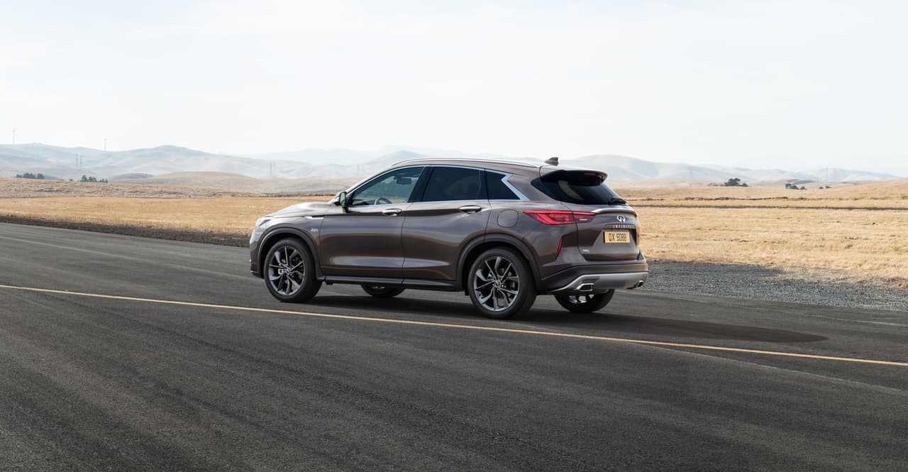 <b>Infiniti QX50 2019</b>
<br>Está construida sobre una plataforma completamente nueva, pensada en ofrecer más espacio para pasajeros y carga, lo cual es una de las principales demandas de los clientes del segmento de las SUV’s medianas.