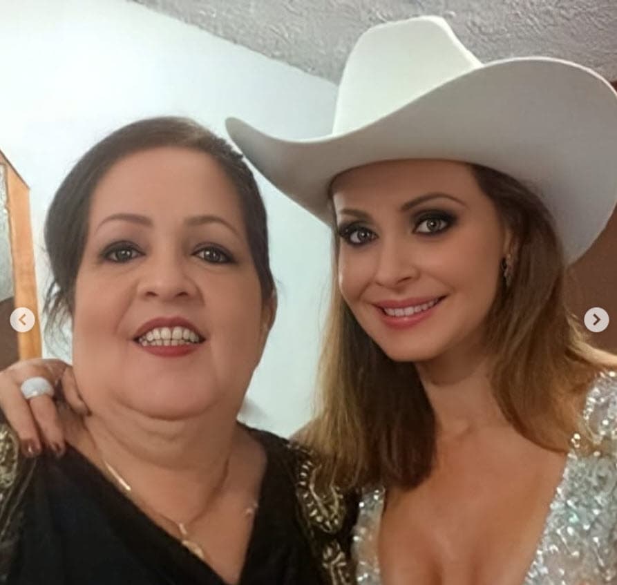 También tiene una hermana menor de nombre Patricia y un hermano, Antonio. 
<br>