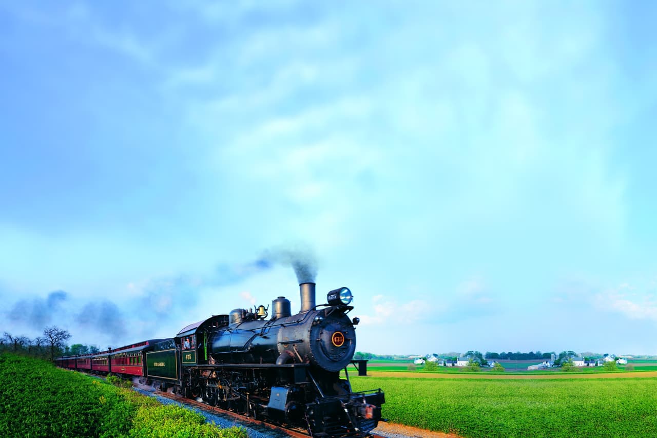 Los vagones de pasajeros han sido restaurados y sus eventos especiales hacen que un día en el tren sea especial. La estación de East Strasburg tiene una cafetería y tiendas de regalos para explorar, lo que puede convertir fácilmente tu viaje en una aventura de todo el día.