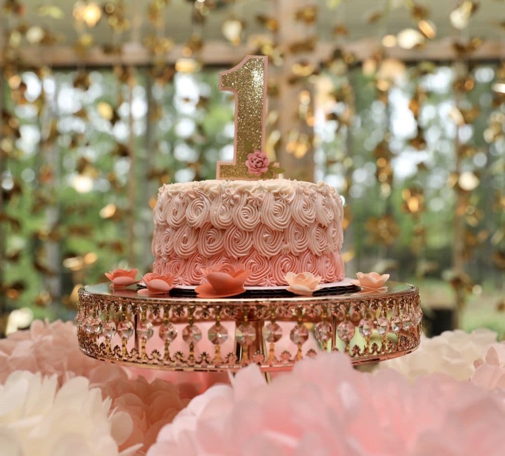 <b>Once In A Blue Moon Bakery & Café</b>
<br>Dirección: 115 W Chatham St Ste G Cary, NC 27511
<br>Teléfono: (919) 319-6554
<br>Sitio web: 
<a href="https://bluemoonbakery.com/">https://bluemoonbakery.com/</a> 
<br>
<b><a href="https://www.yelp.com/map/once-in-a-blue-moon-bakery-and-cafe-cary">Cómo llegar</a></b>
<br>
<br>Se promocionan así: “Moon Bakery and Cafe se especializa en pasteles para todas las ocasiones. Cualquier evento que necesite un pastel para un cumpleaños o una boda, Blue Moon puede proporcionar el postre perfecto”.