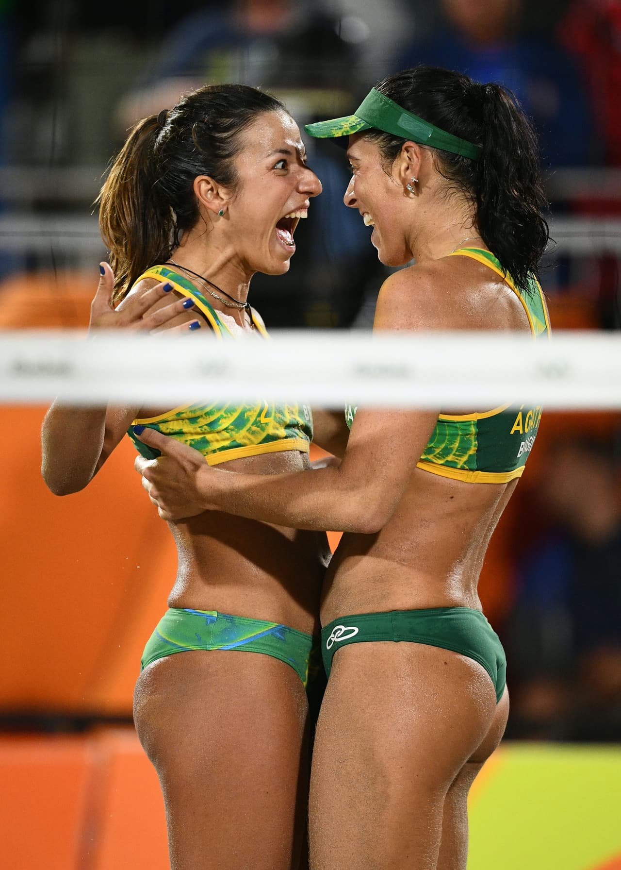 Brasil logró un histórico pase a la final del voleibol de playa en la rama femenil por la histórica victoria de Ágatha y Bárbara sobre la mítica Kerri Walsh-Jennings y April Ross.