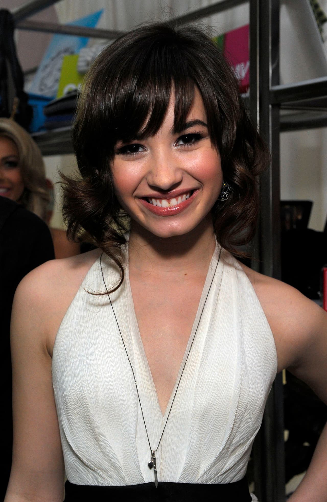 Lovato era una chiquilla repleta de inseguiridades debido el acoso que sufría, particularmente debido a su físico, y la presión que le provocó ser una estrella a tan corta edad. Debía lucir perfecta.