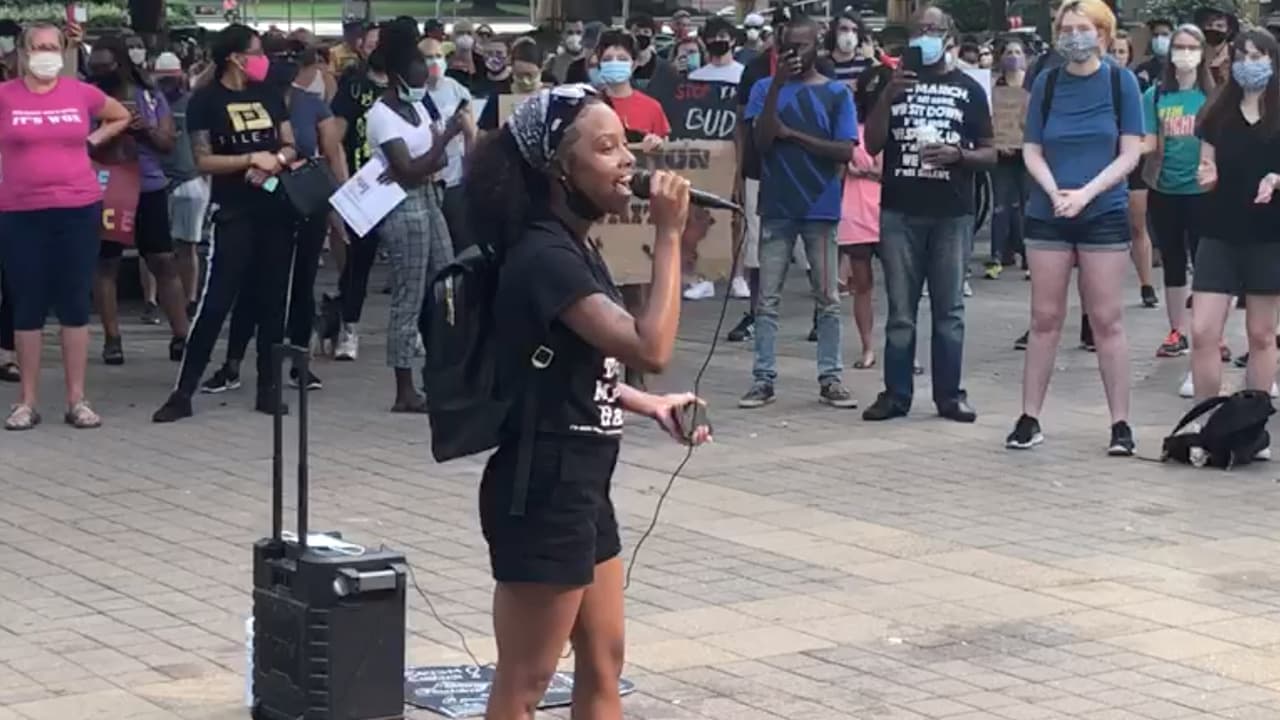 Los asistentes aseguran que continuarán protestando pacíficamente hasta lograr que sus peticiones se tomen en cuenta.