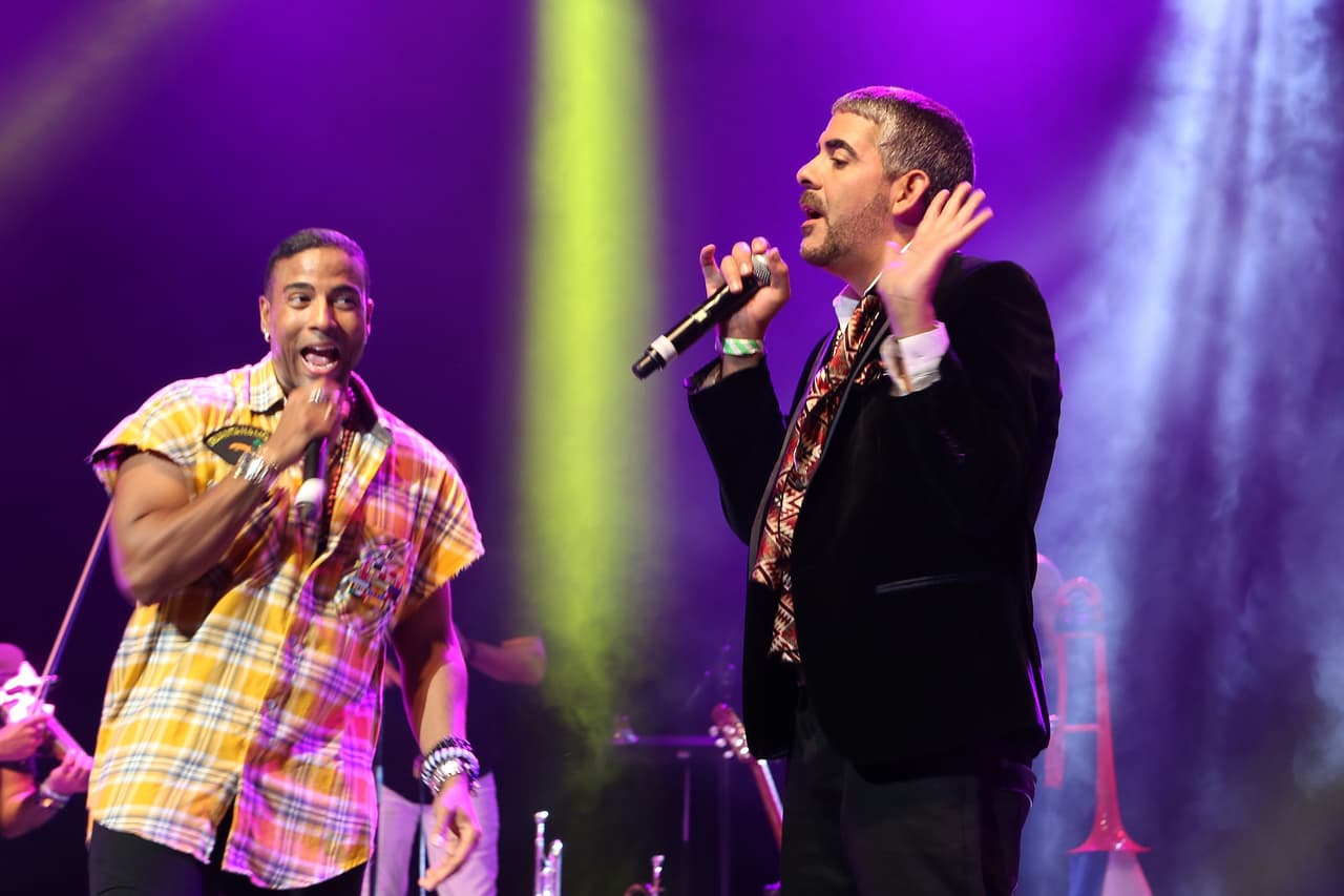 Durante el concierto, aparecían imágenes de Cuba y de La Habana proyectadas tras los artistas.