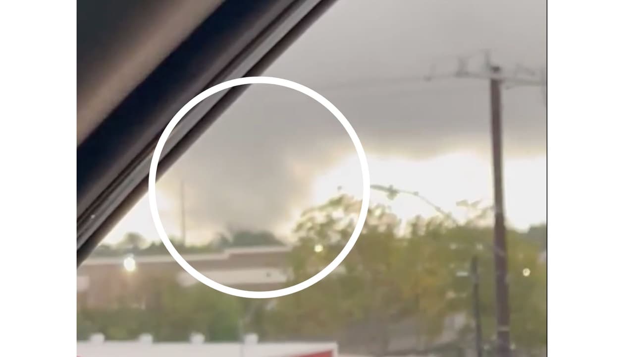 El paso de posibles tornados esta mañana por San Antonio ha desperado y puesto en alerta a los habitantes.