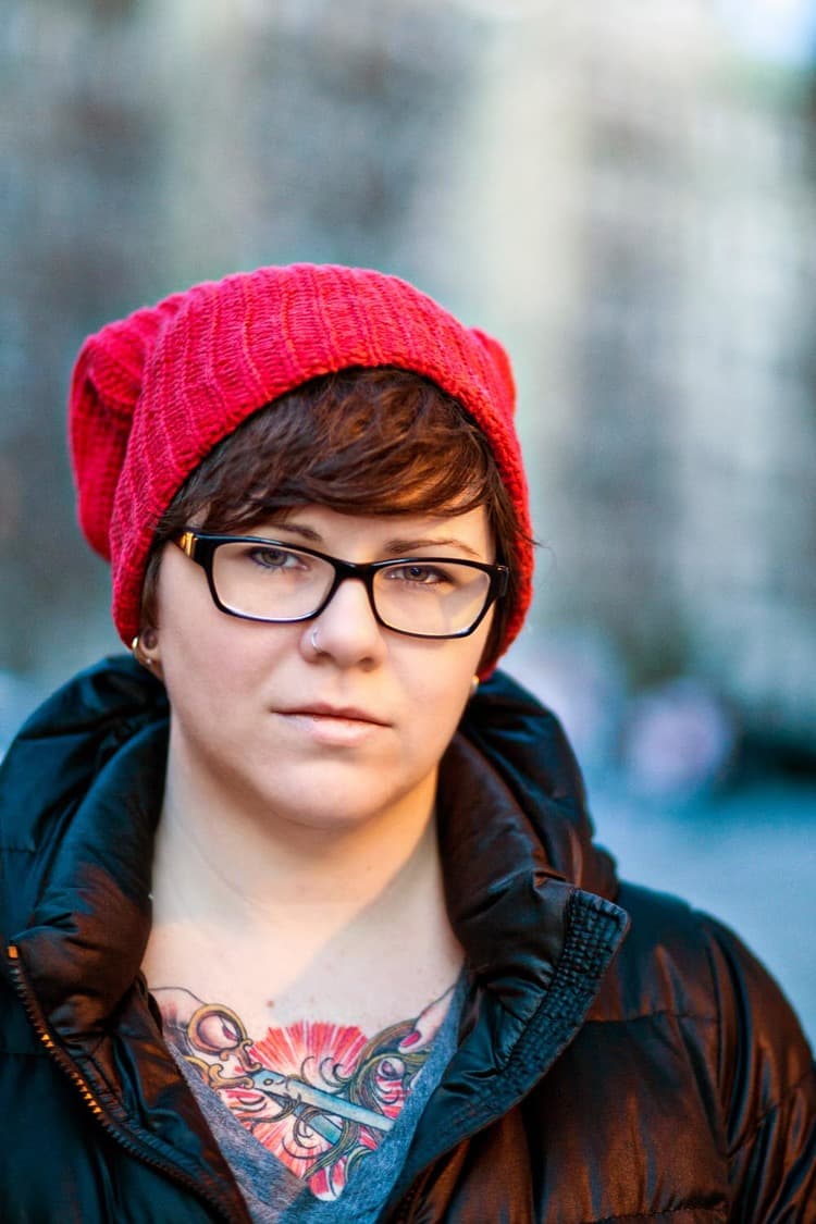 “Poder decir, yo también, es algo muy poderoso, porque habitualmente la gente no entiende ni sabe qué decirte cuando atraviesas eso. Hay valor en el poder hablar con otros como tú”, asegura Dese’Rae L. Stage.