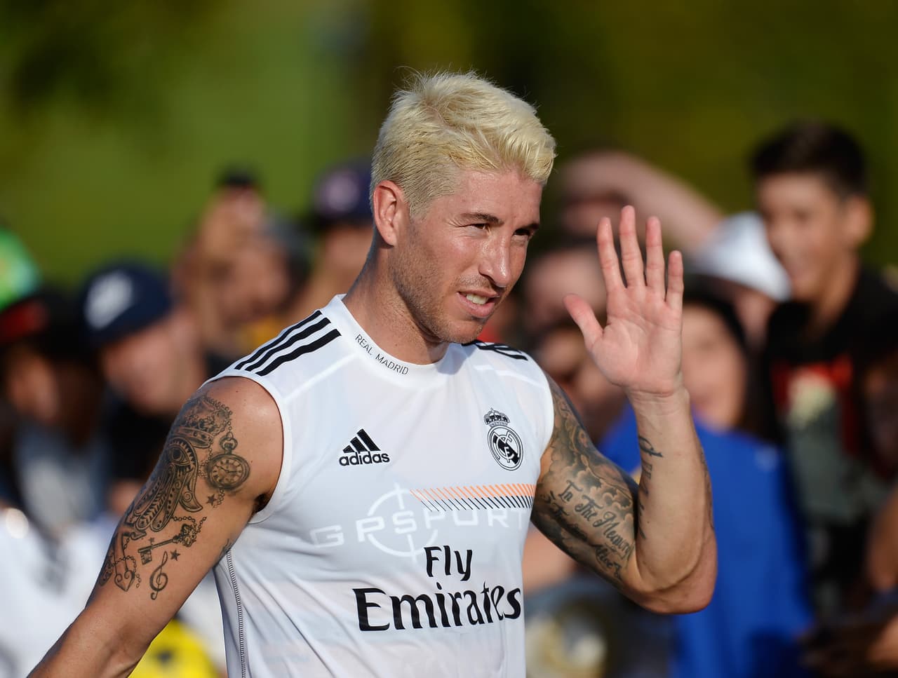 <b>Sergio Ramos</b>:
<br>Pero él también se tinturó el cabello en una ocasión, entre otras ocurrencias que se le han venido a la cabeza, literalmente.