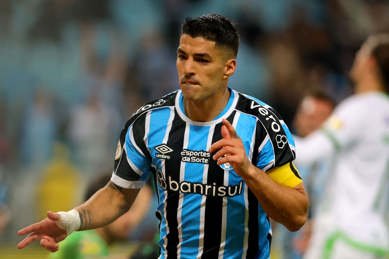Gremio desmiente grave lesión de Luis Suárez y el rumor de su retiro