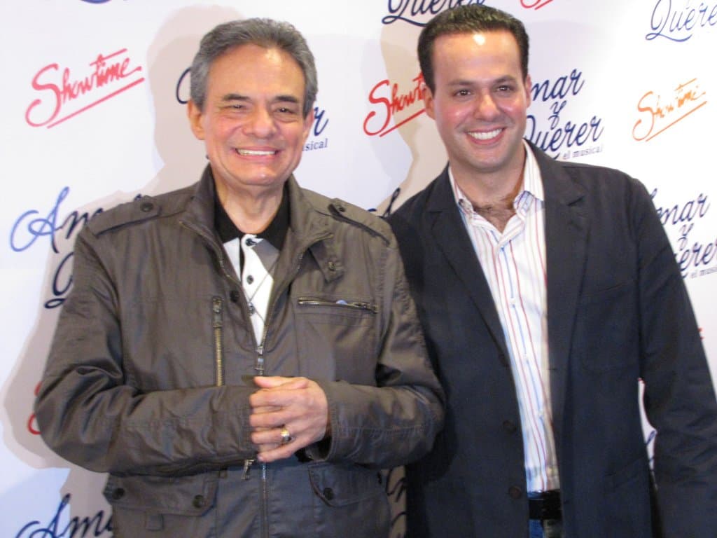 José José estuvo distanciado de su hijo José Joél, debido a los problemas con el alcohol que tenía el cantante.