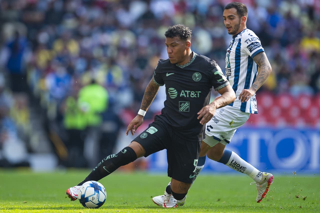 Pachuca fue contundente y se metió al estadio Azteca para derrotar a un América que se hunde en la clasificación.