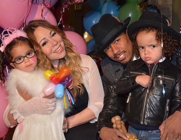 “Nick hizo caso a la gente que le decía: ‘Vete con Mariah, le gustas, ten hijos y llévatelo todo al banco’”. Nick estaba ahí desde el primer día solo por su dinero. A Mariah no le importa nada. Nick se aprovechó muchísimo de ella y sigue haciéndolo”.