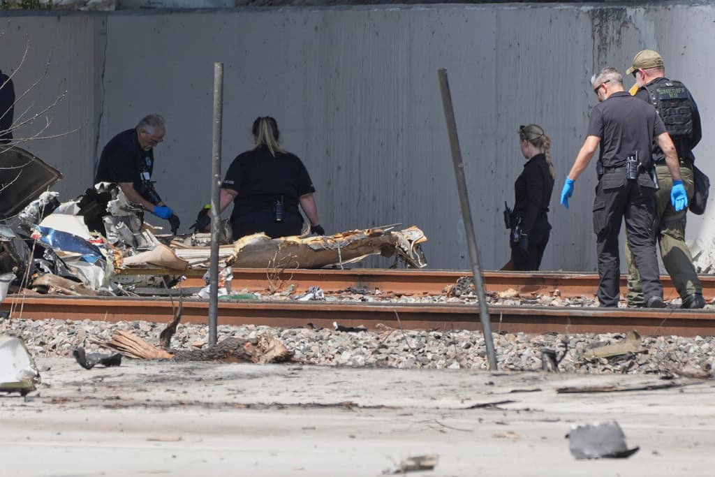No se ha revelado la identidad de los ocupantes de la avioneta.