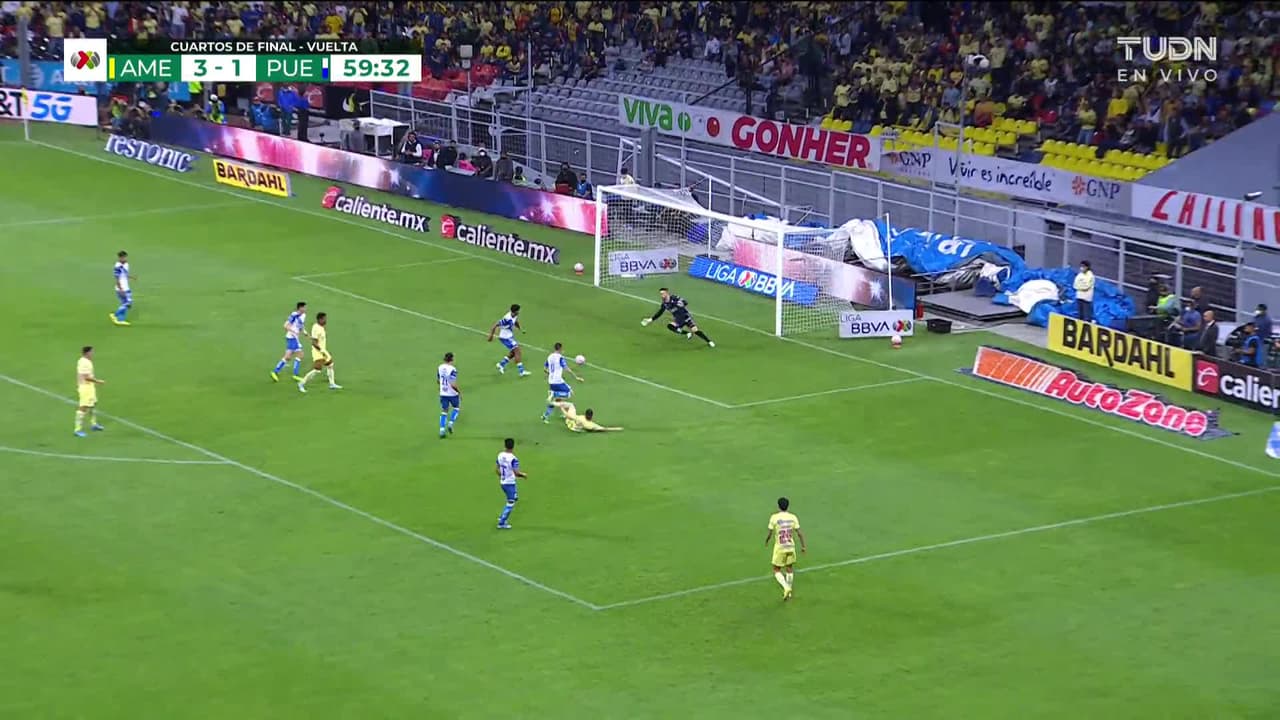 ¡GOL!  anota para América. Álvaro Fidalgo