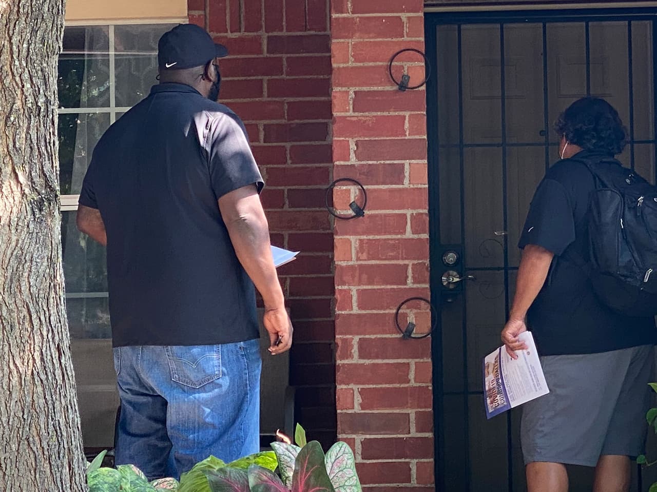 <br>Autoridades temen que los casos del coronavirus sigan aumentando y animan a residentes a que se vacunen para evitar más contagios. 
<br>