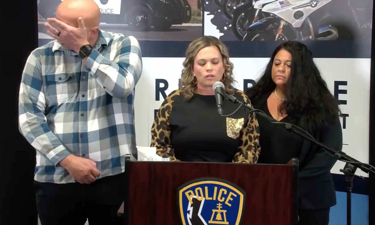 <a href="https://www.univision.com/local/los-angeles-kmex/por-favor-hablen-con-sus-hijos-el-testimonio-de-una-familiar-de-las-tres-personas-asesinadas-en-riverside-video">La hija de los Winek, Mychelle "Shelli" Blandin</a>, dijo en una conferencia de prensa este miércoles, que su familia fue víctima de un depravado que se aprovechó de una menor de edad. Además, pidieron la ayuda de la comunidad para ayudar a la familia a través de una cuenta de
<a href="https://www.gofundme.com/f/winek-family-fund?utm_medium=email&utm_source=product&utm_campaign=p_email%2B2300-co-team-welcome" target="_blank">GoFundMe</a>.