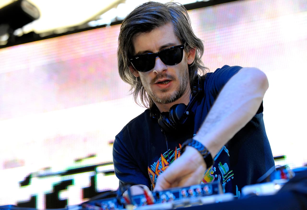 DJ Kavinsky es hallado muerto: poco antes se quejó de dolores de cabeza
