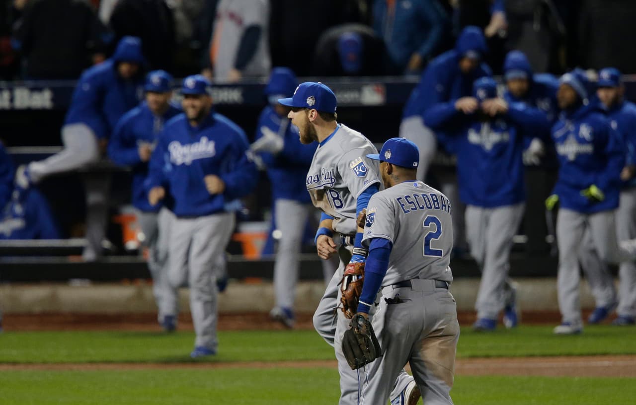 Royals remontaron a Mets y están a un juego de ser campeones