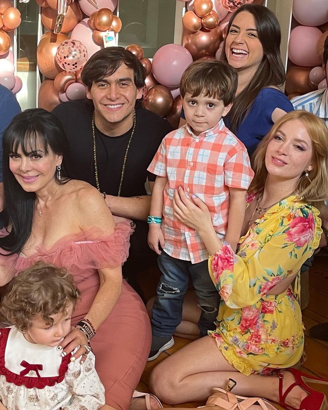 Constantemente se les ve juntos compartiendo en familia, como el 5 de diciembre, día del cumpleaños de IME.