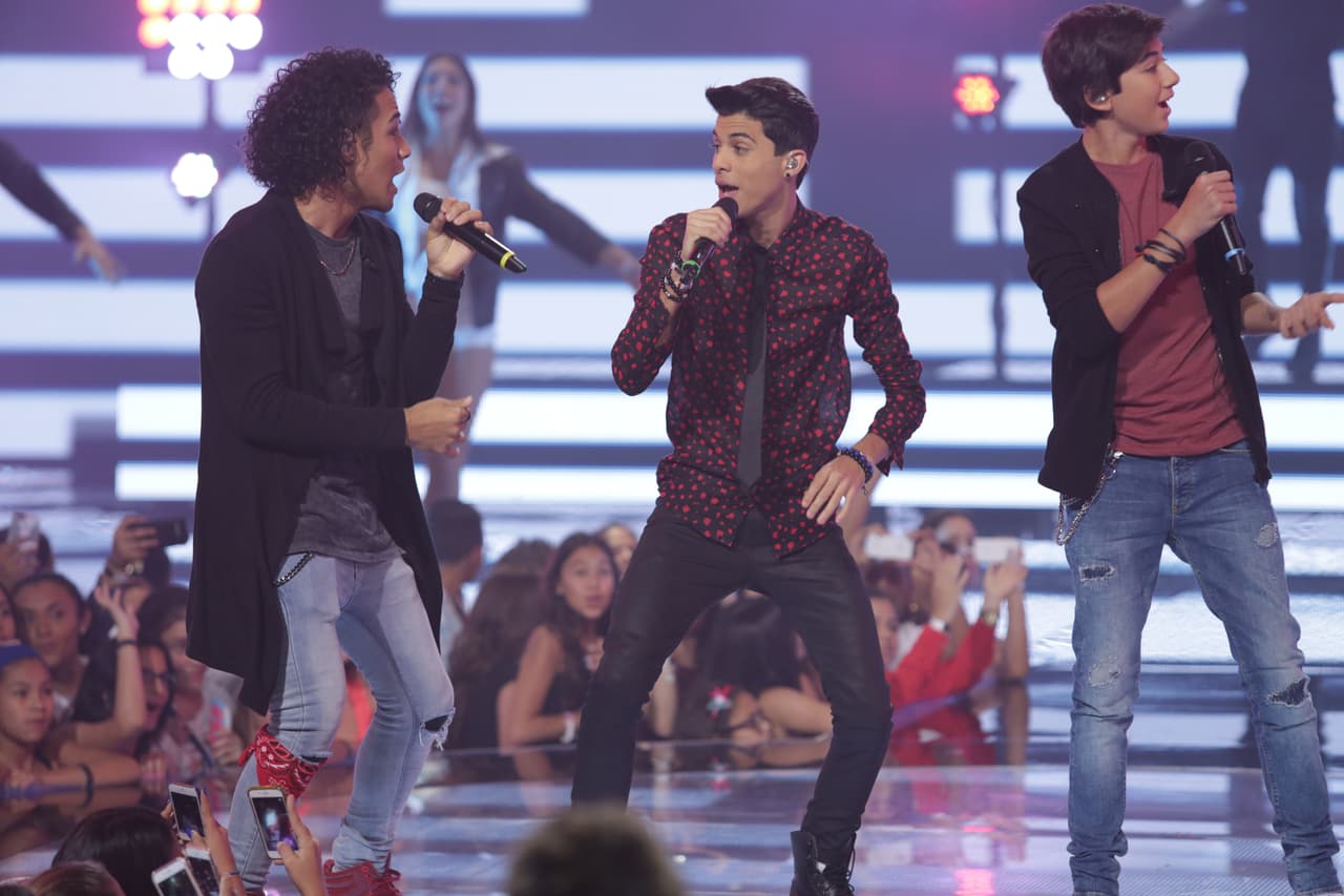 Una noche donde se le hizo honor al Latin GRAMMY, hubo sorpresas y la eliminación de un chico más. Esta noche le dijimos adiós a Sebastián y los jueces, además de no tener paciencia, fueron difíciles de complacer.