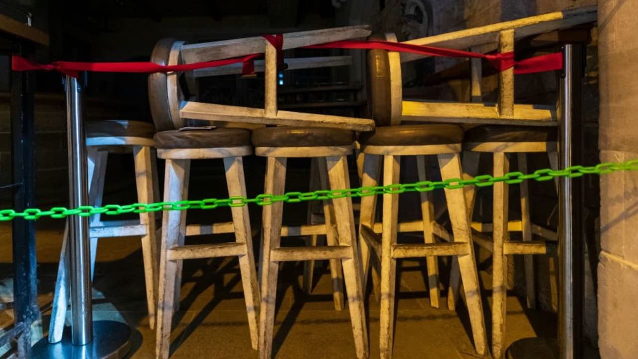 Con esta iniciativa buscan ayudar a trabajadores de bares y restaurantes afectados por el coronavirus en EEUU