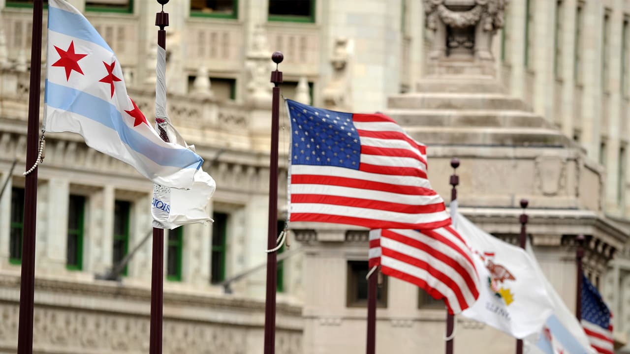 <b>Oficinas de Gobierno</b>
<br>Igual que con las escuelas, muchas oficinas de Gobierno se mantienen cerradas durante este día, dado que es un feriado federal. 
<br>
<br>No obstante, algunos trabajadores esenciales sí laboran de forma normal, aunque reciben una compensación salarial por trabajar en un día de asueto oficial.