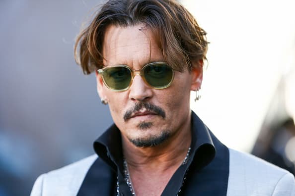 Sin embargo, Johnny Depp, de acuerdo con reportes de People, 
<a href="https://people.com/movies/amber-heard-details-alleged-abuse-johnny-depp/" target="_blank">interpuso una demanda</a> en la que señala a Heard por difamación y le exige una indemnización por 50 millones de euros.