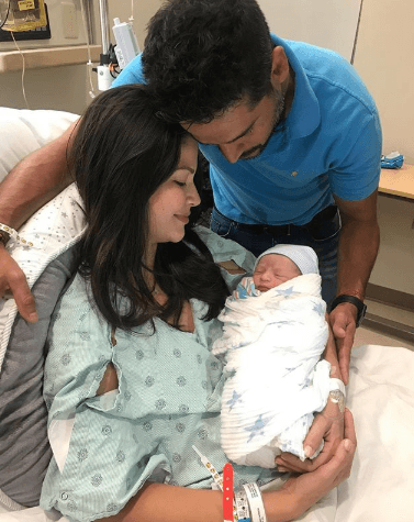 El tan esperado momento llegó. La noche del martes 10 de julio Ana Patricia y su esposo Luis le dieron la bienvenida a Gael Leonardo Martínez Gámez y con esta foto lo presentaron.