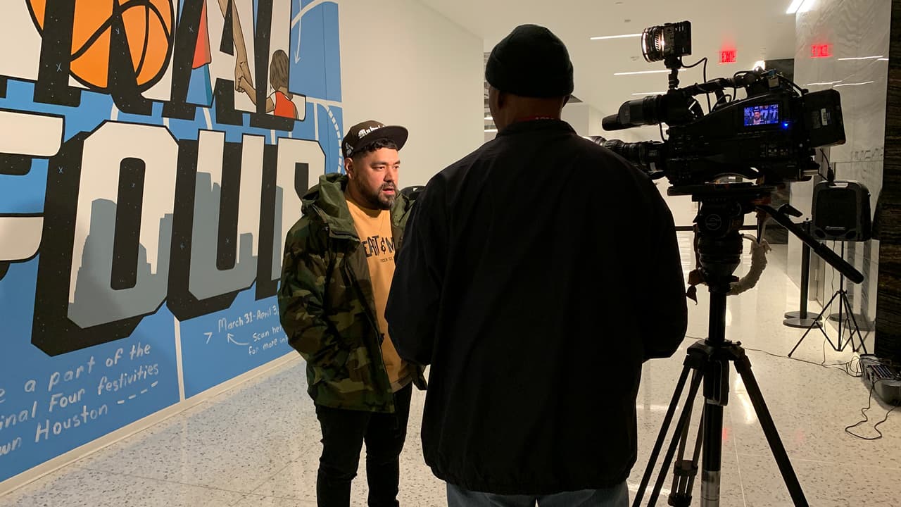 Si quieres ver el mural lo puedes visitar en el restaurante The Understory ubicado en 800 Capitol Street , Houston, TX 77002.