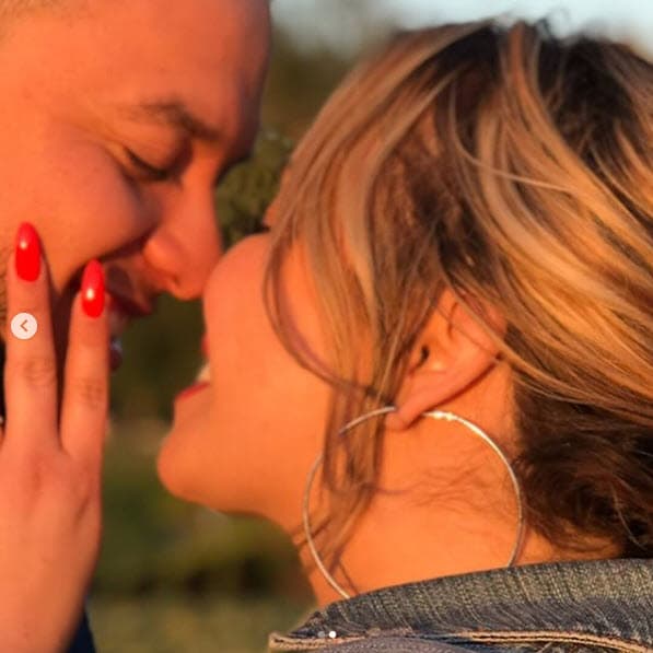 A partir de ese momento mantuvieron una relación intermitente que 
<b>terminó el pasado 17 de septiembre de 2020</b>, cuando Chiquis lo informó en Instagram.
<br>