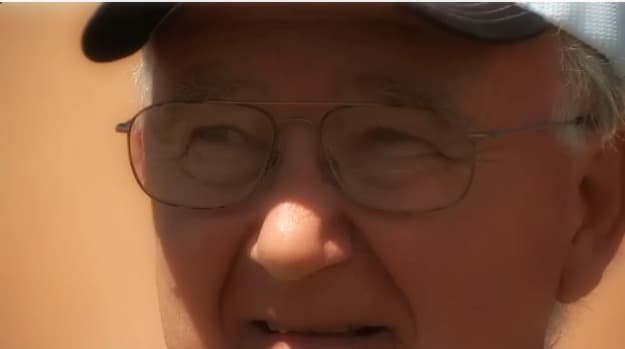 El caso de dos abuelos que perdieron visión de niños por ver un eclipse: haz caso a las advertencias