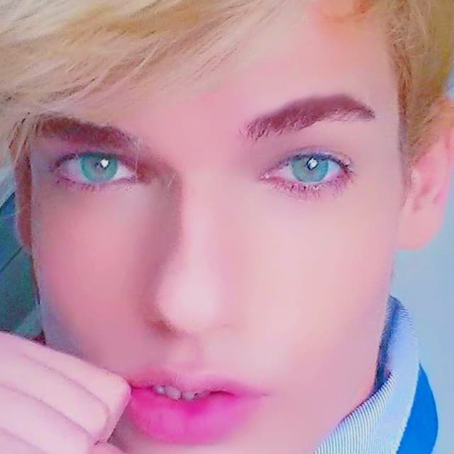 Fotos del 'muñeco Ken humano', Celso Santebañes