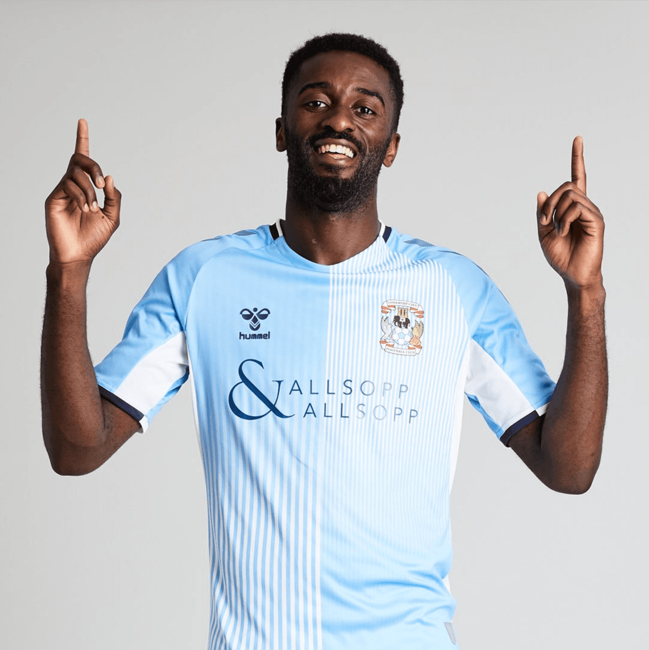 Coventry City F.C. presenta un jersey inspirado en la temporada de 1988/89.