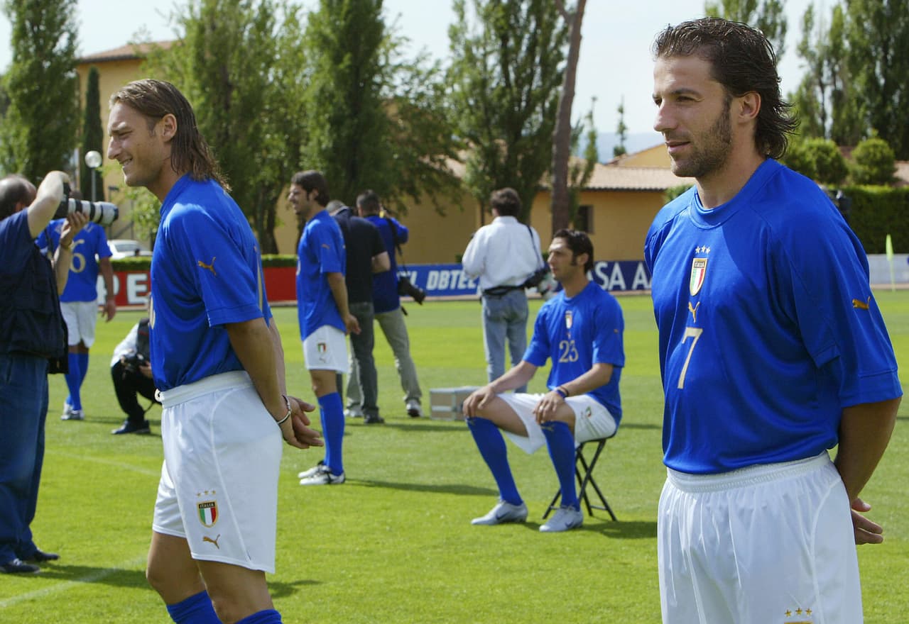 Esta imagen data del 2004, cuando Totti y Del Piero fueron convocados para disputar la Euro de Portugal bajo el mando de "El Trapp".