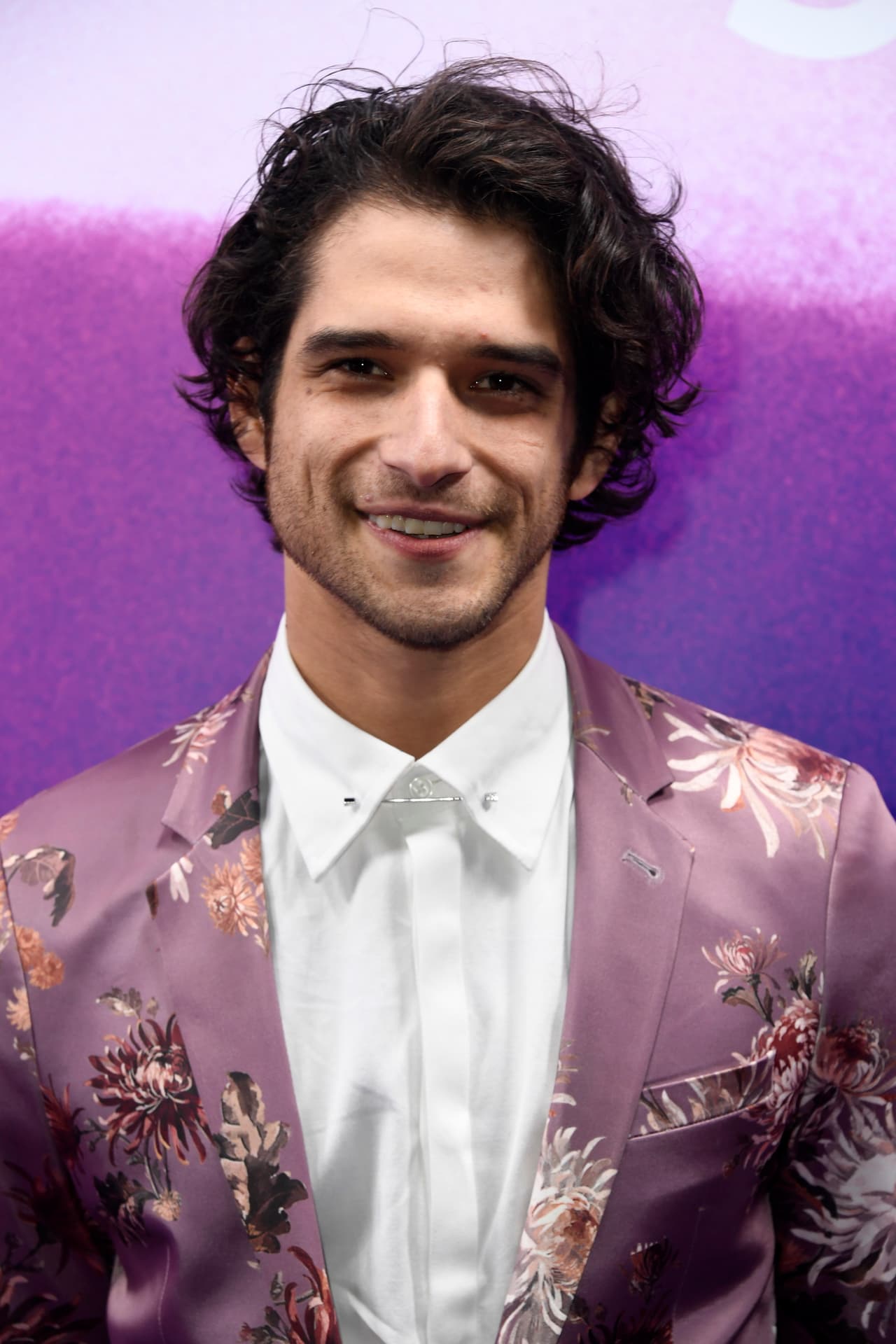 Luego de que Tyler Posey compartiera con sus seguidores de Only Fans que había tenido experiencias sexuales con mujeres trans y encuentros de la misma naturaleza con otros hombres, el protagonista de 'Teen Wolf' explicó que su declaración fue "una decisión" que tomó "en una fracción de segundo".