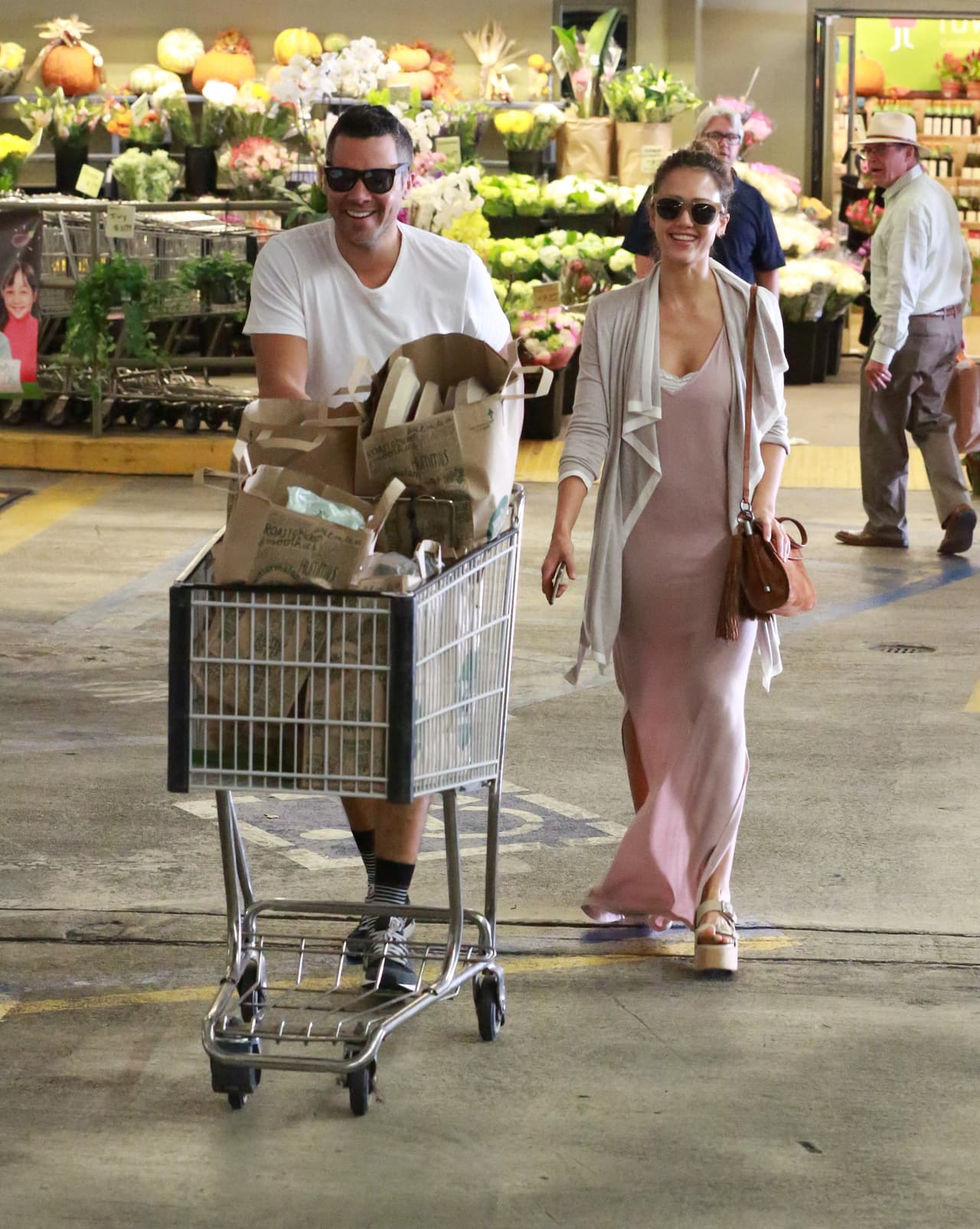 Un 'outfit' muy cómodo fue el elegido por ambos para un día de compras saludables.