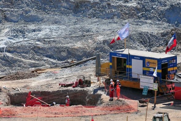 Golborne indicó que el pozo está avanzado 584 metros sobre los 624 totales.