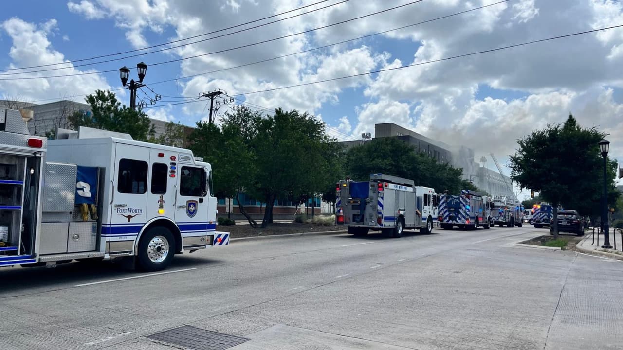 <h3 class="cms-H3-H3">Aún se investigan las causas </h3>
<br>
<b>Hasta el momento se desconoce qué provocó el incendio. </b>Equipos especializados en investigación de incendios ya se encuentran en el lugar para iniciar el peritaje una vez que el fuego esté bajo control.