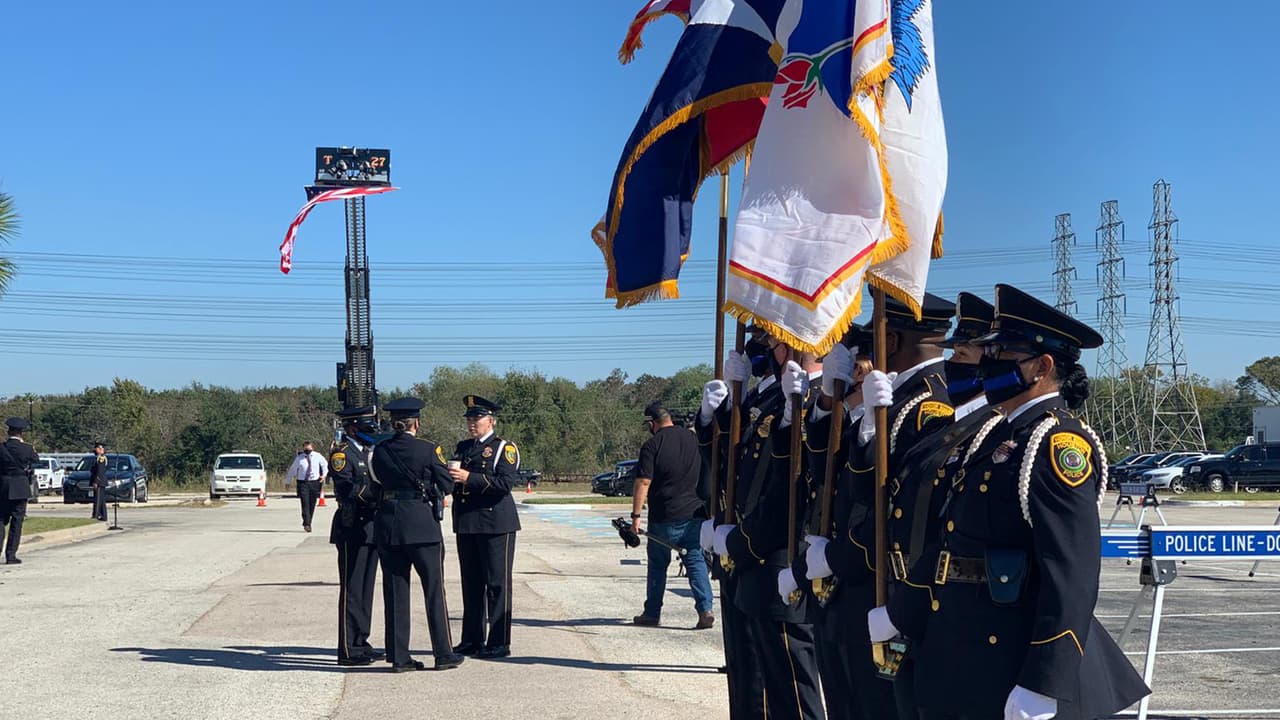 Las autoridades continúan la búsqueda de Jason Frank Vázquez, considerado persona de interés en el caso.