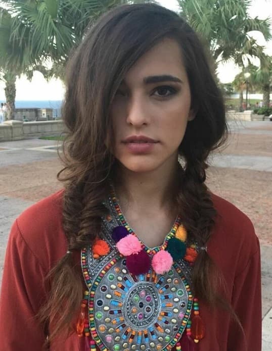 Su inquietud por el modelaje la ha llevado a probar oportunidades únicas, incluso estas han dado fuertes dolores de cabeza a su famoso papá... ¿por qué?