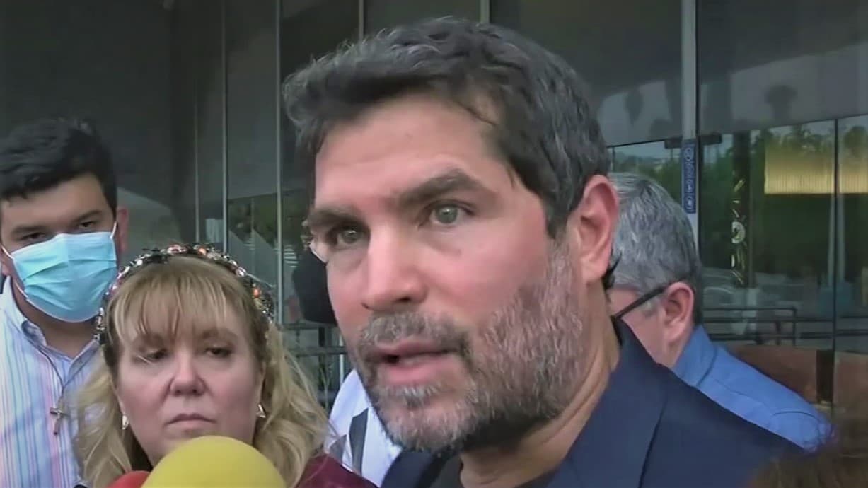 Molesto, Eduardo Verástegui responde a las acusaciones de estafa de su fundación altruista