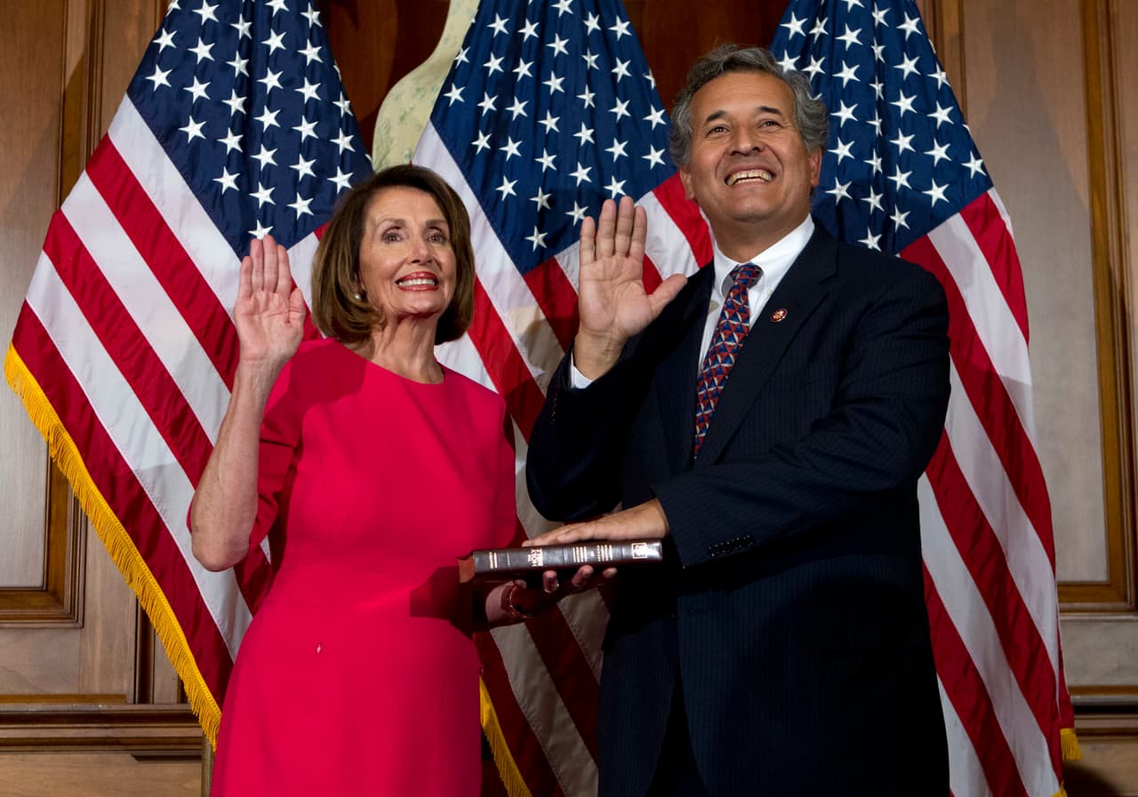 <b>Rep. Juan Vargas</b>
<br>Vargas le dijo a la filial de NBC en San Diego en mayo que "la realidad es que violó la ley y debería ser acusado".