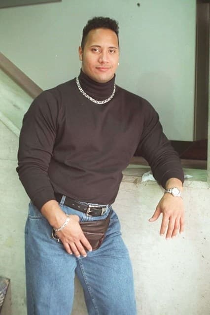 Totalmente diferente lucía 'La Roca', Dwayne Johnson, cuando era joven.